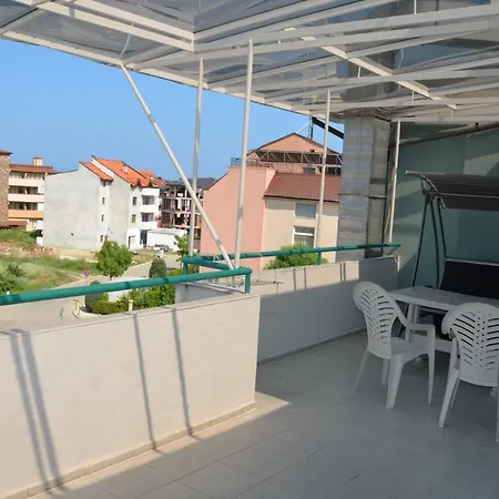 Отель Sania Обзор